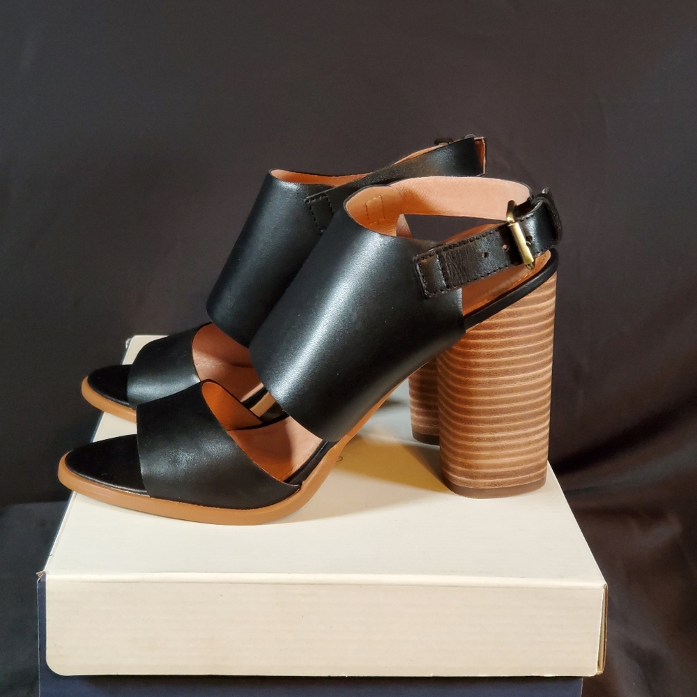 NWT'S and Box Caslon Sandals - Picture 5 of 9
